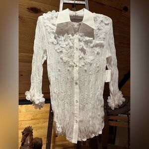 Carina Crinkle Organza Sheer Floral 3/4 Sleeve Daisy Button Top